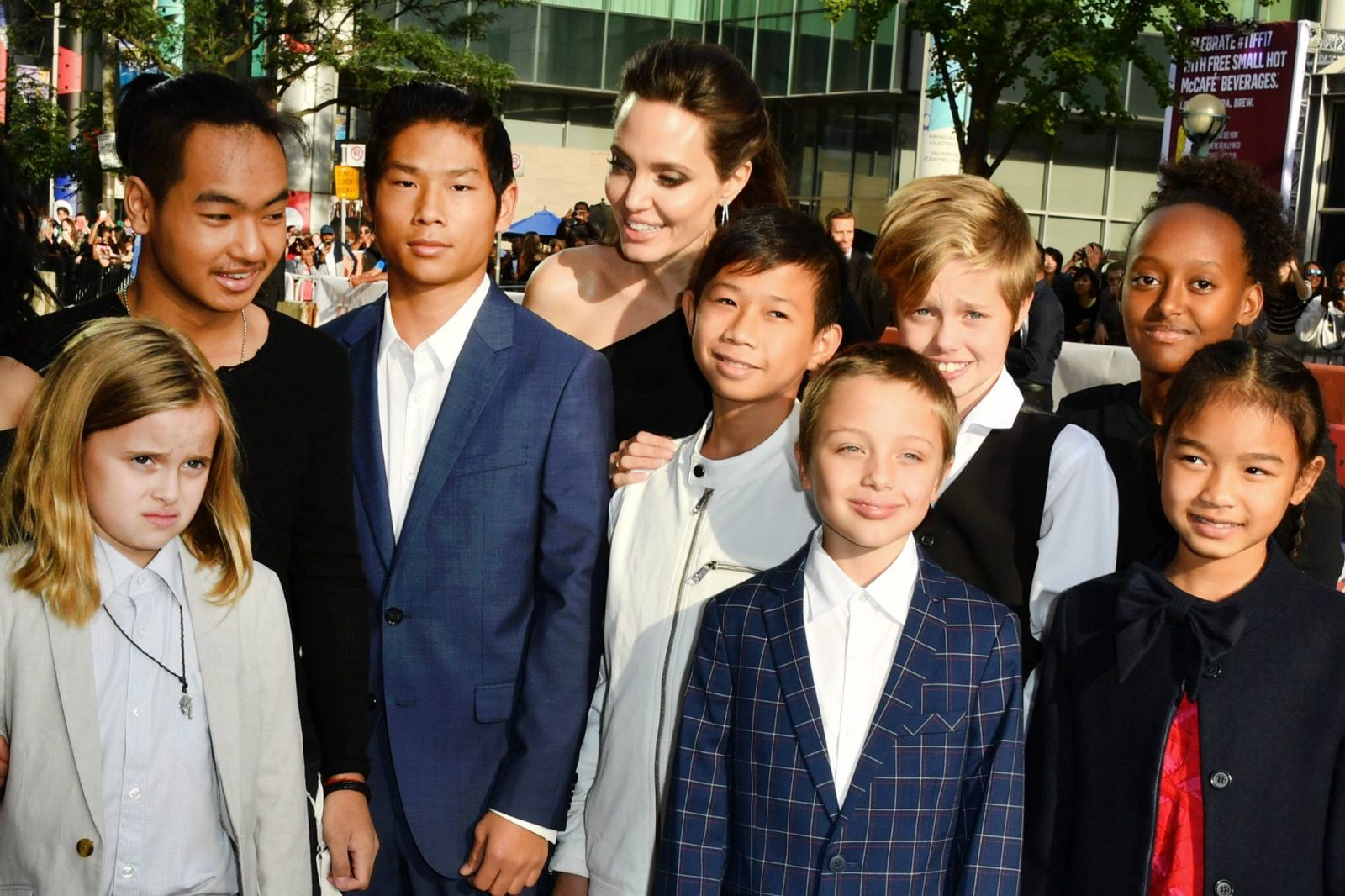 adopcie slavnych osobnosti angelina jolie