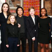 angelina jolie deti adopcie